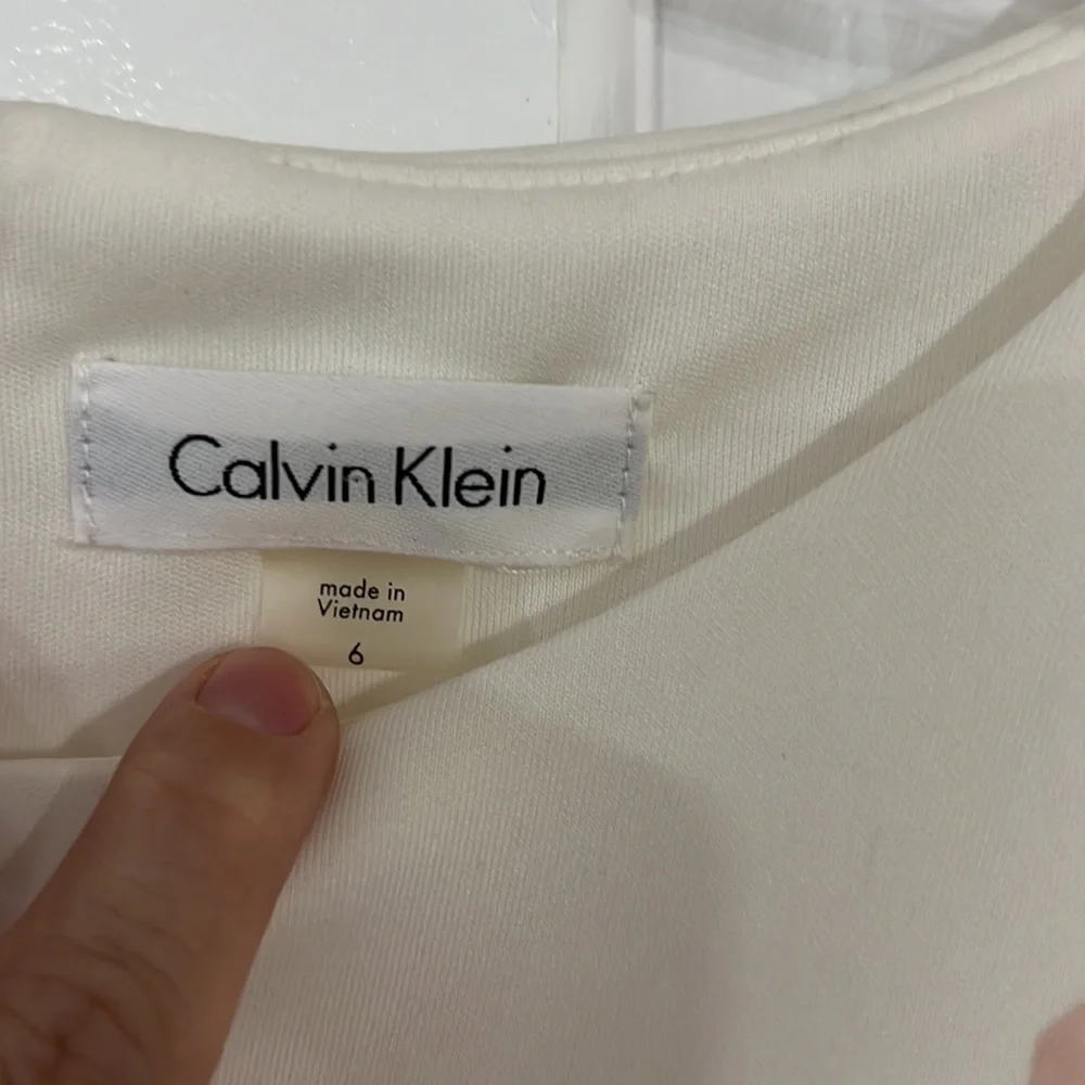 Calvin Klein floral dress - Picture 2 of 5